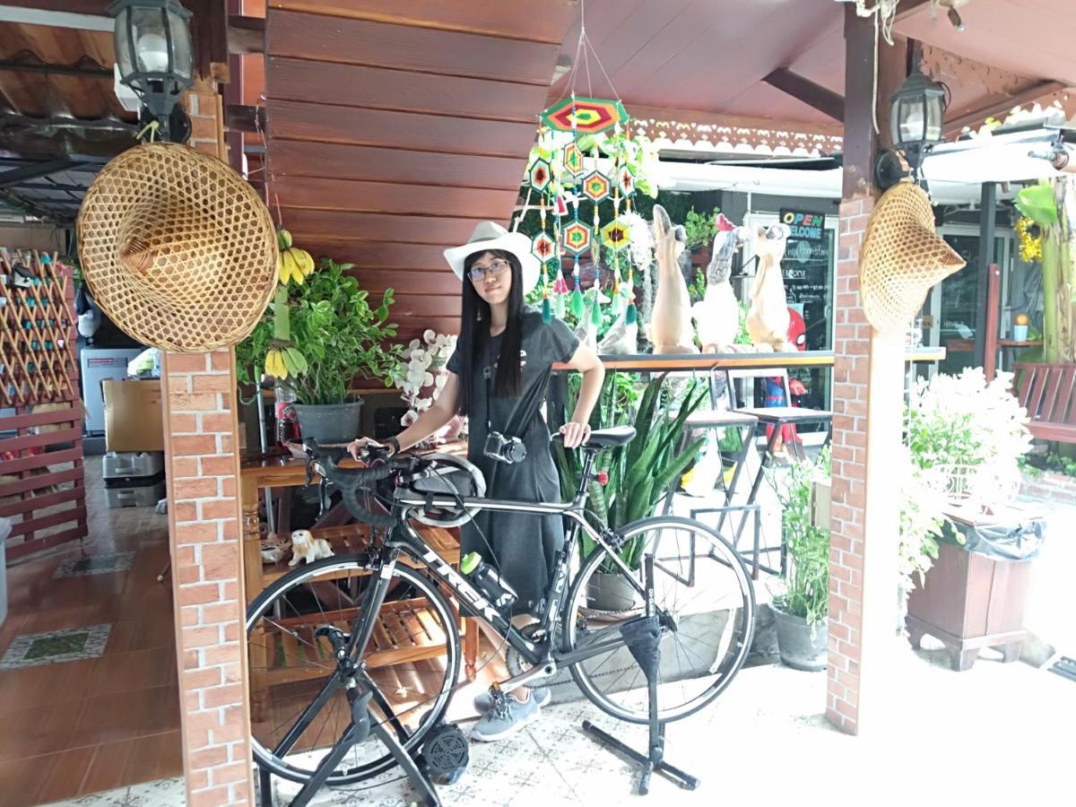 Ruenthip Homestay Banguecoque Exterior foto