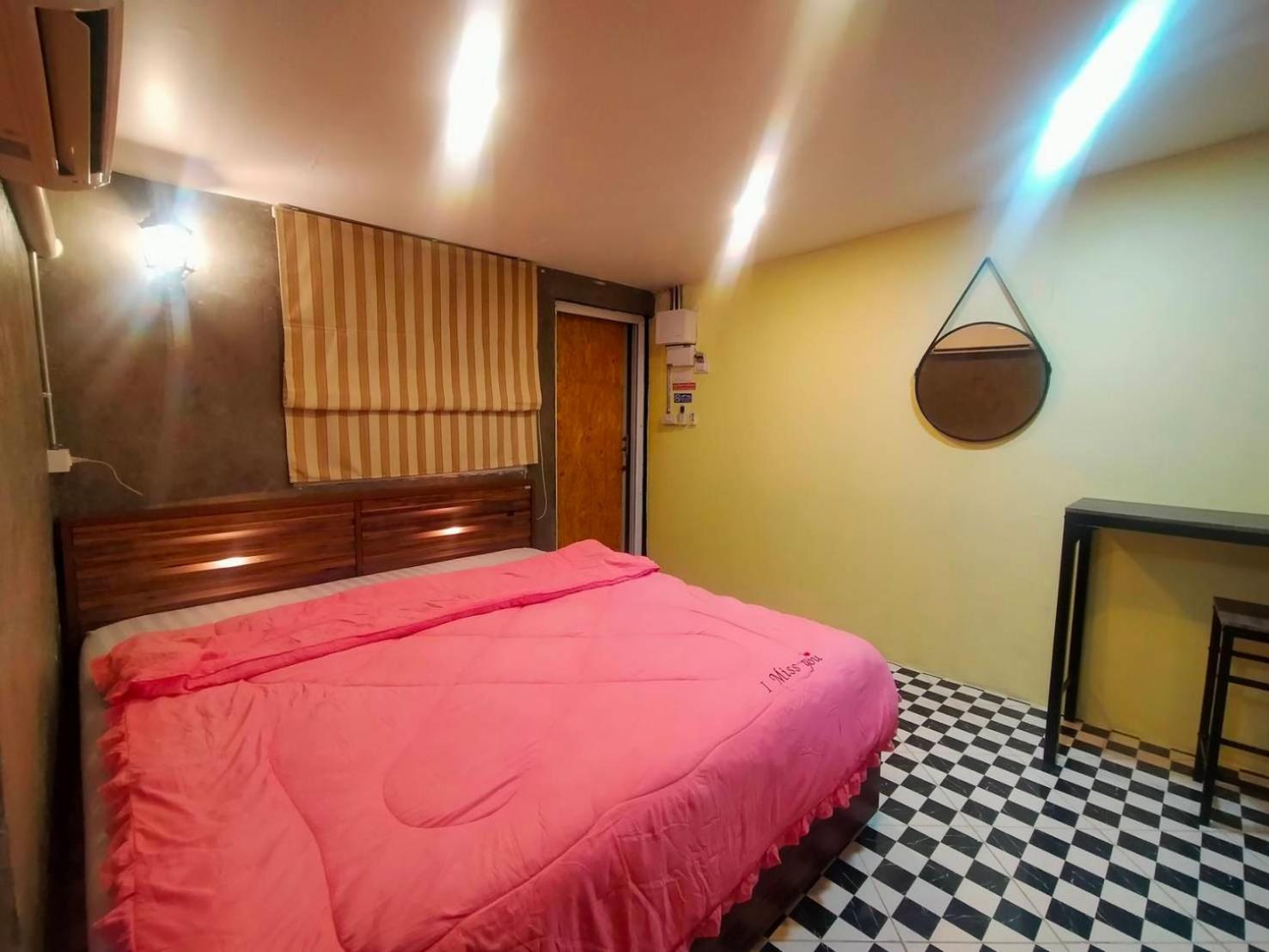 Ruenthip Homestay Banguecoque Exterior foto