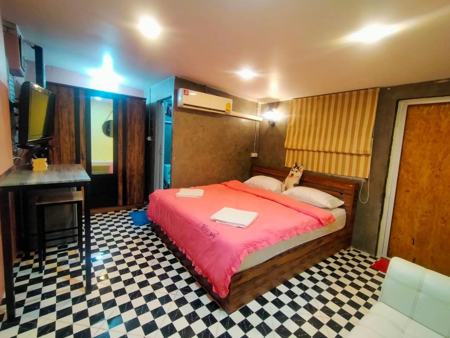 Ruenthip Homestay Banguecoque Exterior foto